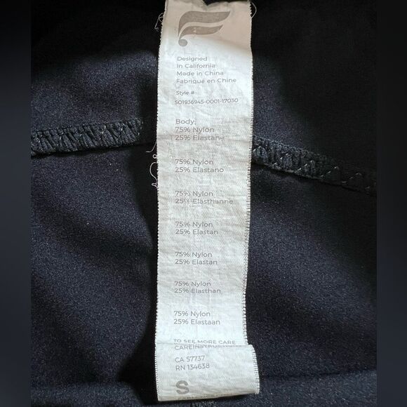 Fabletics High Waisted Statement Motion365 Shorts Womens Size Small Black - Picture 10 of 10
